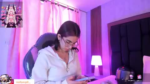 Molly online show from July 30, 4:17 pm