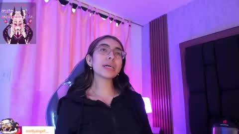Molly online show from August 1, 4:50 pm