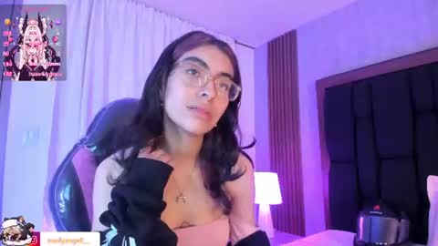Molly online show from August 7, 3:25 pm