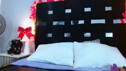 molly online show from December 22, 6:15 pm