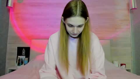 Molly Hunt online show from February 25, 3:49 am