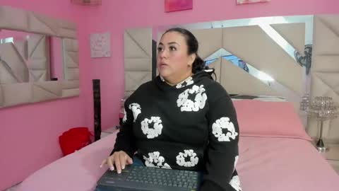 Snapshot of molly_madisson0 chatting on March 4, 12:33 pm molly_madisson0 online show from March 4, 12:33 pm