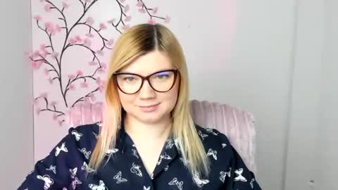 Molly online show from February 4, 12:44 pm