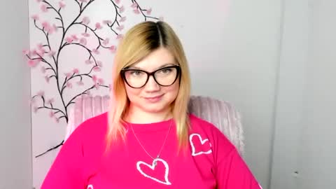 Molly online show from February 19, 2:13 pm