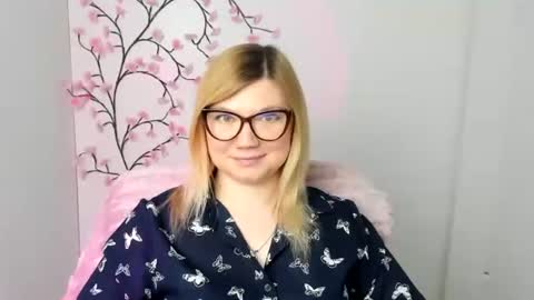 Molly online show from March 13, 1:51 pm