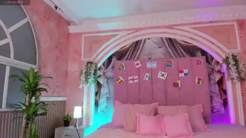 Snapshot of mollydoll_amour chatting on July 14, 11:38 am MollyDoll online show from July 14, 11:38 am
