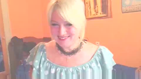 Mollyjoyq online show from May 22, 5:40 pm