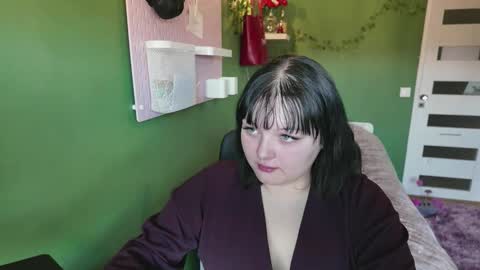 Molly online show from March 11, 9:37 am