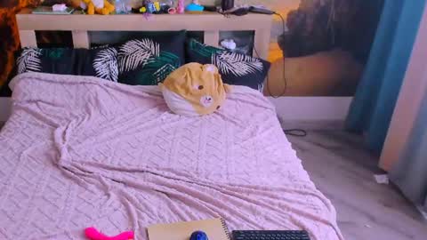  KIRA  online show from July 2, 3:23 am