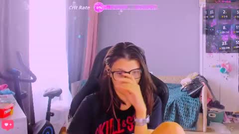  KIRA  online show from July 30, 4:33 am