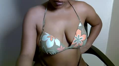 mollyn online show from March 31, 7:42 am