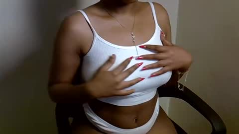 Snapshot of mollynebony chatting on May 15, 8:43 am mollyn online show from May 15, 8:43 am
