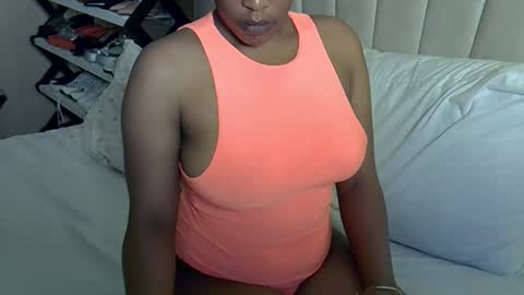 Snapshot of mollynebony chatting on May 20, 5:52 pm mollyn online show from May 20, 5:52 pm