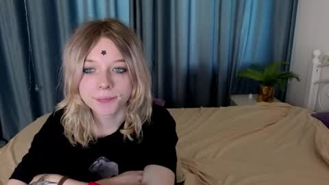 mollysally online show from May 2, 4:17 am
