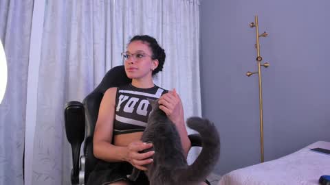 Molly online show from January 18, 2:55 pm