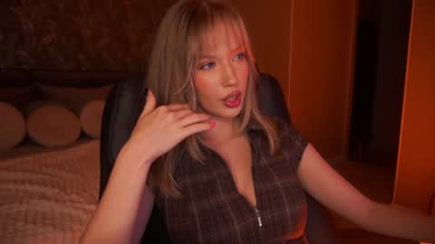 mollyymayy online show from August 7, 1:40 am