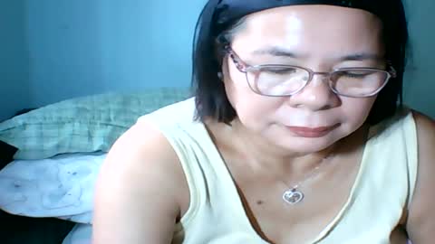 mombastic55 online show from August 7, 1:18 am