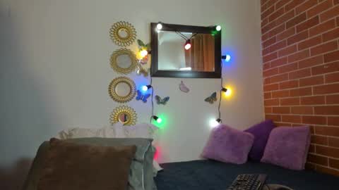 Maja online show from January 17, 4:15 pm