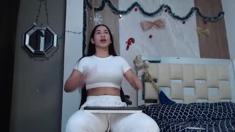 Snapshot of mommy_dulce chatting on January 10, 1:07 am ANDREA online show from January 10, 1:07 am