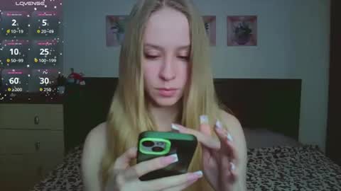 Mona online show from February 19, 4:58 pm