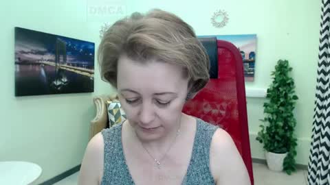 Mona online show from April 4, 11:40 am