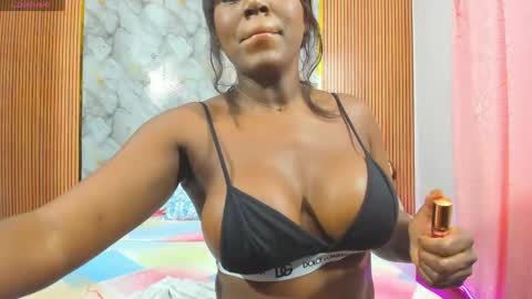 Snapshot of monicaroux chatting on March 26, 2:55 pm online show from March 26, 2:55 pm