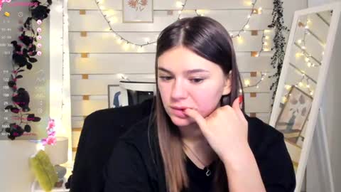 Monika online show from January 10, 4:42 pm