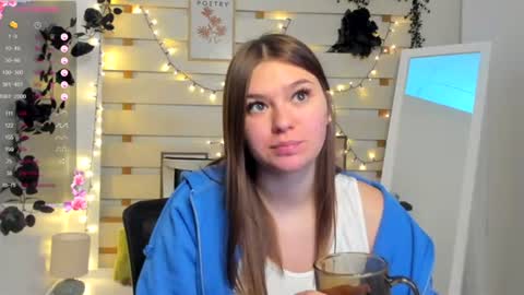 Monika online show from March 11, 1:39 pm