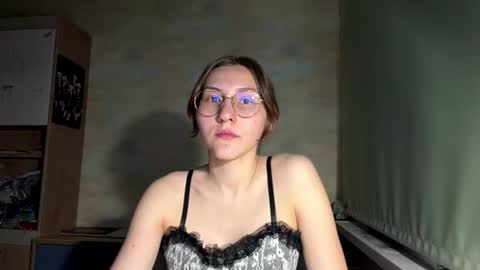 Mia online show from June 16, 7:27 pm