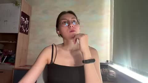 Mia online show from July 21, 2:30 pm