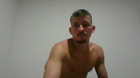 Snapshot of monito_hot17 chatting on February 3, 11:15 am monito_hot17 online show from February 3, 11:15 am