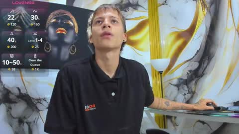 mono_blonde online show from May 19, 11:49 am