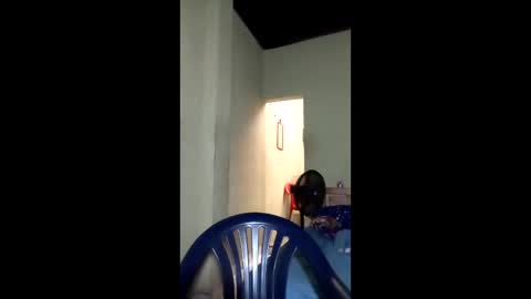 Snapshot of monosqui13 chatting on February 27, 12:49 pm monosqui13 online show from February 27, 12:49 pm