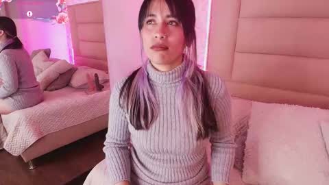 Snapshot of monserrat_towers chatting on February 19, 1:07 pm Adriana online show from February 19, 1:07 pm