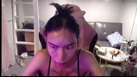 ELYSE A SIMPLE GIRL online show from April 23, 11:42 am