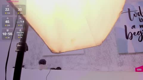 monwuw online show from May 17, 2:46 pm
