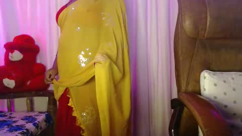 Snapshot of moody_maya chatting on October 21, 11:44 am Maya online show from October 21, 11:44 am