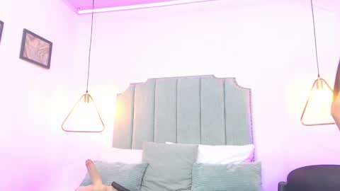 Moon online show from May 12, 11:46 pm