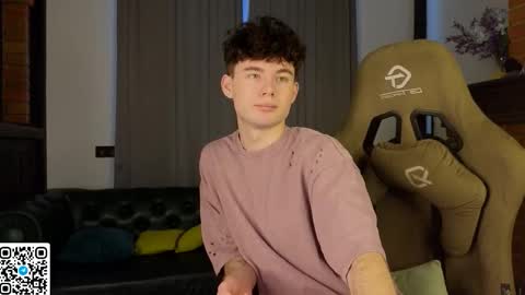 moon_gloww online show from March 10, 4:50 am