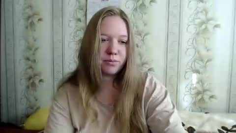 moon_linght000 online show from July 13, 2:03 am