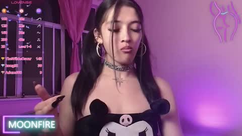 Snapshot of moonfiredance chatting on February 11, 5:47 am Nicky online show from February 11, 5:47 am