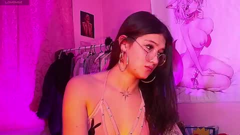 Snapshot of moonfiredance chatting on September 21, 7:10 am Nicky online show from September 21, 7:10 am