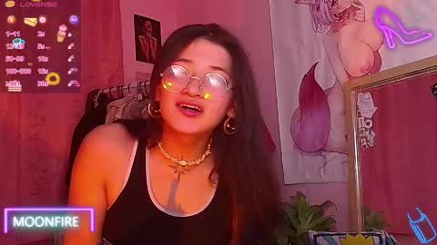 Snapshot of moonfiredance chatting on September 26, 7:34 am Nicky online show from September 26, 7:34 am