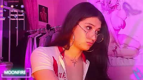 Snapshot of moonfiredance chatting on October 2, 6:31 am Nicky online show from October 2, 6:31 am