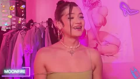 Snapshot of moonfiredance chatting on October 20, 3:01 pm Nicky online show from October 20, 3:01 pm