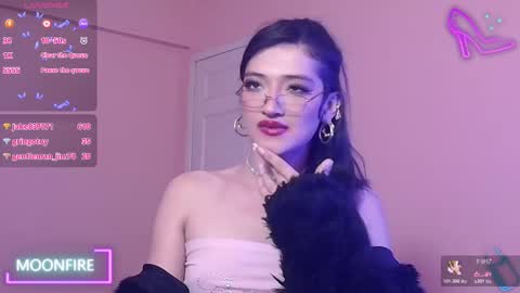 Snapshot of moonfiredance chatting on November 21, 10:52 pm Nicky online show from November 21, 10:52 pm