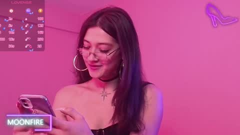 Snapshot of moonfiredance chatting on November 26, 7:59 pm Nicky online show from November 26, 7:59 pm