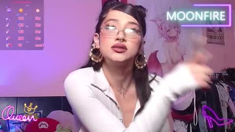 Snapshot of moonfiredance chatting on January 8, 12:35 am Nicky online show from January 8, 12:35 am