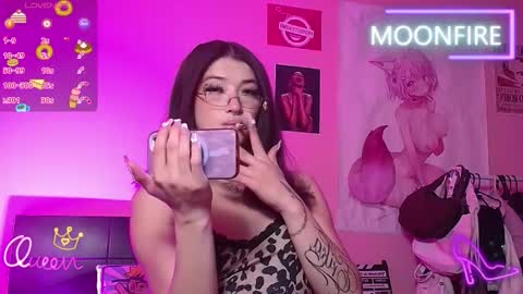 Snapshot of moonfiredance chatting on February 21, 9:43 am Nicky online show from February 21, 9:43 am