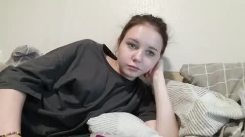moonlightpoison online show from June 5, 5:25 am